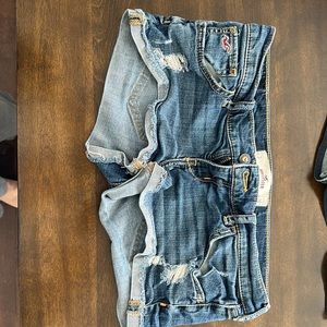 Hollister size 3 W26 shorts. Still in very good condition with minor WT